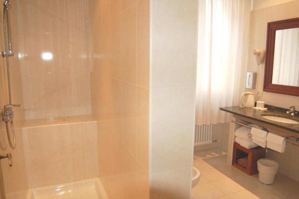 Astoria Hotel Italia Udine Quarto foto
