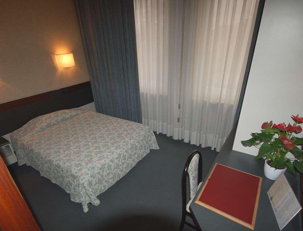 Astoria Hotel Italia Udine Quarto foto
