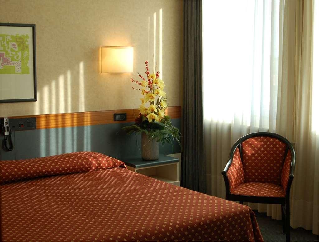 Astoria Hotel Italia Udine Quarto foto